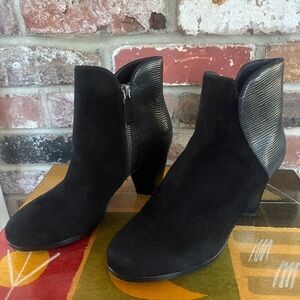 Eileen Fisher Black Two Tone Suede/Leather Booties. Women’s Size 6.